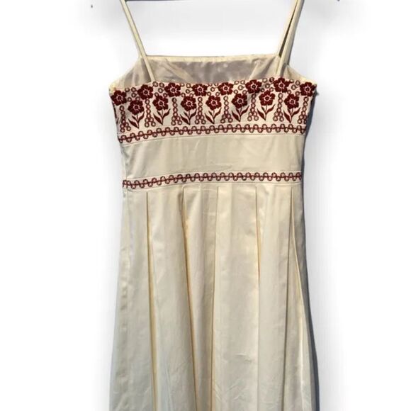 NWOT Ann Taylor Ivory Burgundy Red Embroidered Floral Box Pleat Sun Dress 2 - Picture 2 of 10
